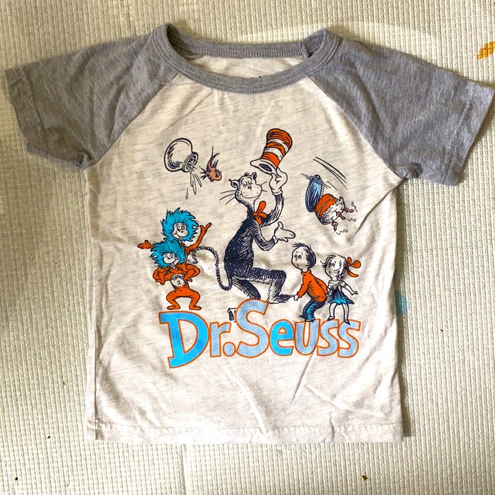Boys Dr Seuss tee like new!